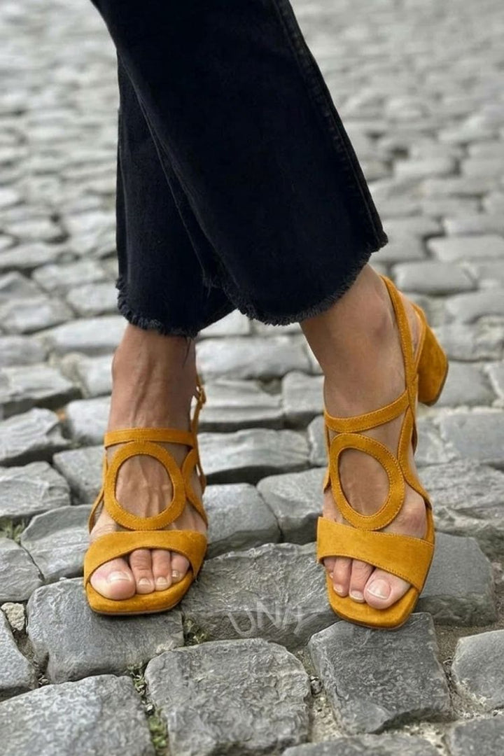 Sandales à talons slingback découpées Jaunes à bout carré