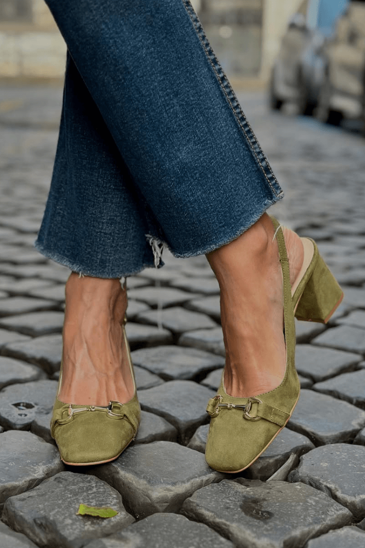 Talons bloc slingback en daim Olive