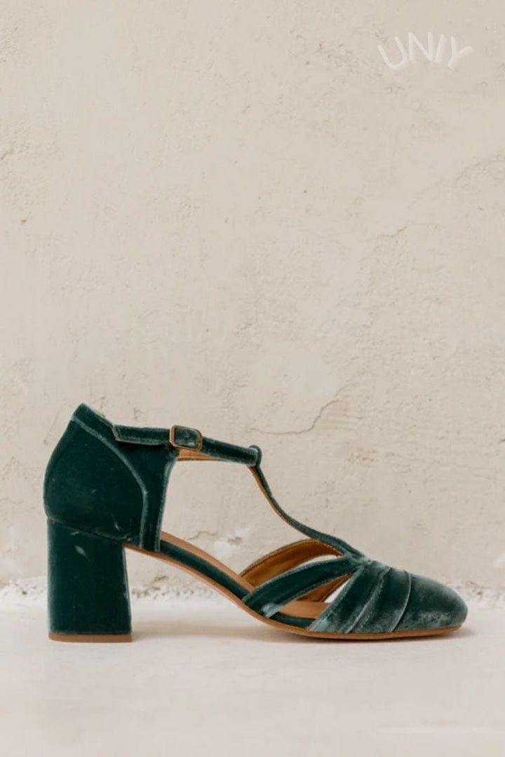 Talons larges cut-out en velours avec boucle et bride en T