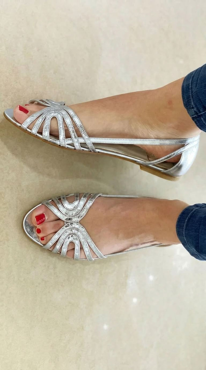 Sandales cut-out peep toe brillantes métalliques