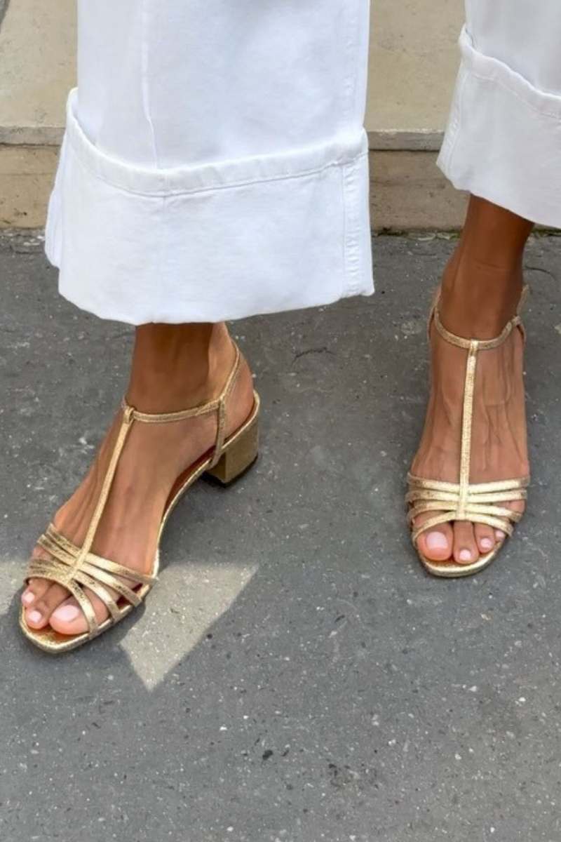 Sandales métalliques avec boucle, bride en T et talon bloc