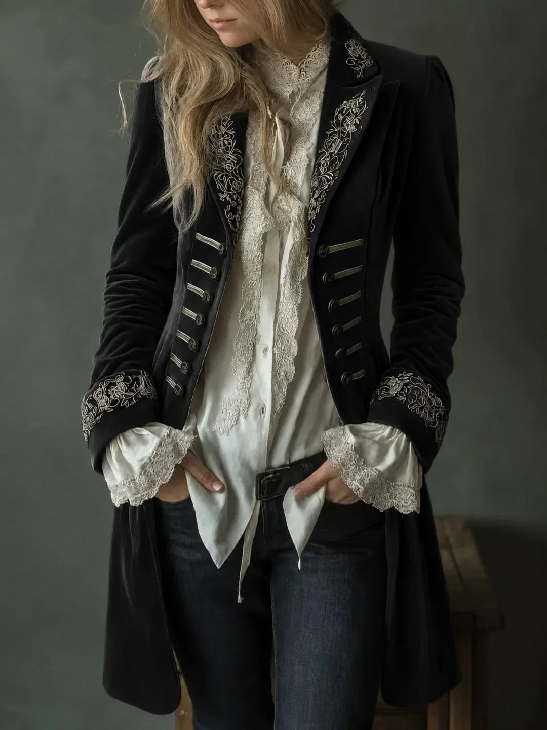Baptistine | Veste longue brodée effet velours