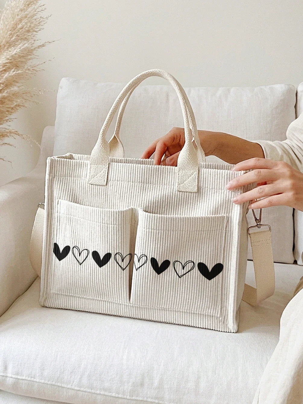 Yasmine | Sac cabas en velours côtelé cœurs noirs