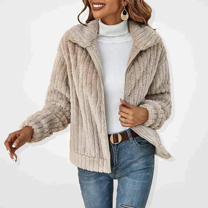 Alexandrine | Veste zippée douce à larges côtes