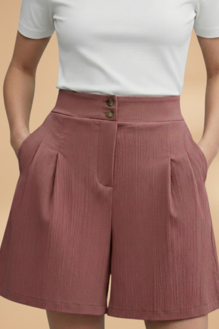 Stephanie | Short décontracté avec Rangée de Boutons et Passants de Ceinture