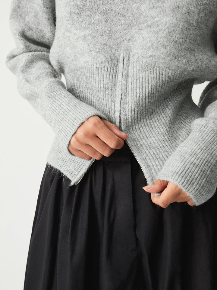 Jacotte | Pull court à taille côtelée et zip devant