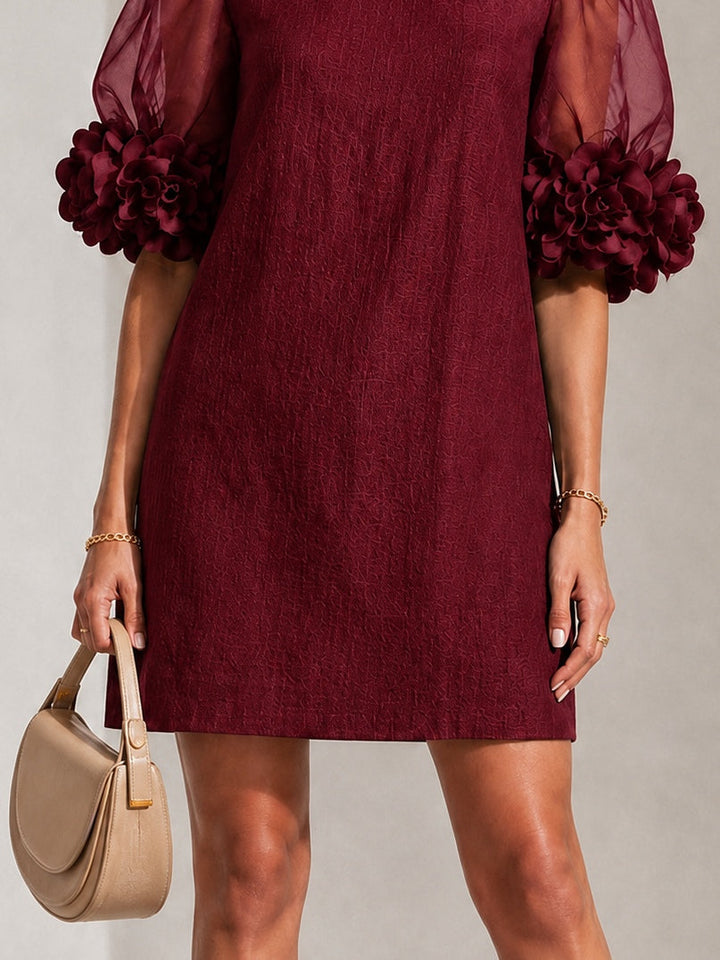 Janelle | Robe courte à manches transparentes et poignets fleuris