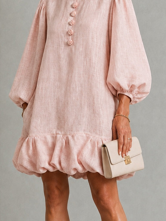 Lalie | Robe courte à boutons fleuris et ourlet bouillonné