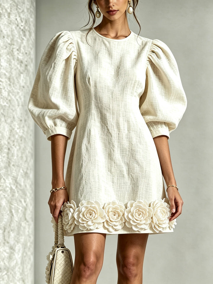 Myrtille | Robe courte à manches bouffantes et ourlet fleuri