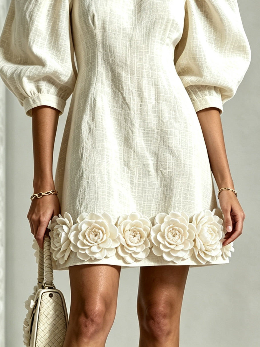 Myrtille | Robe courte à manches bouffantes et ourlet fleuri